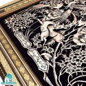 تابلو دیواری قلمزنی طرح سیمرغ با قاب خاتم نفیس ابعاد 120×70 سانتیمتر تابلو مسی قلمزنی